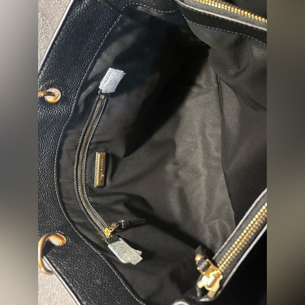 Tory Burch Everly Pebbled Leather Tote w/ Gold Hardware NWOT - Picture 13 of 16